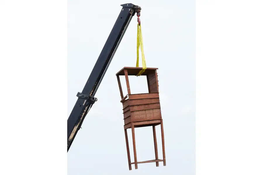 Hochsitze - Metallplastiken Ulrich Schreiber